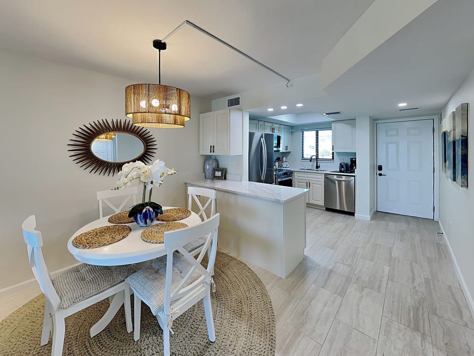 Dining Area with Seating for Four