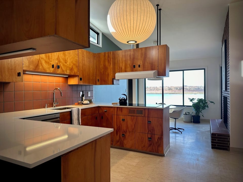Full kitchen