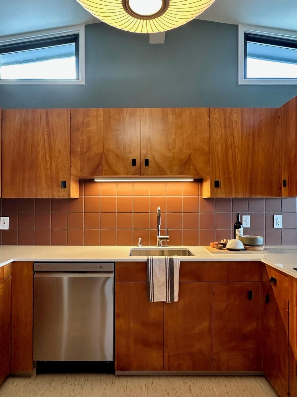 Full kitchen