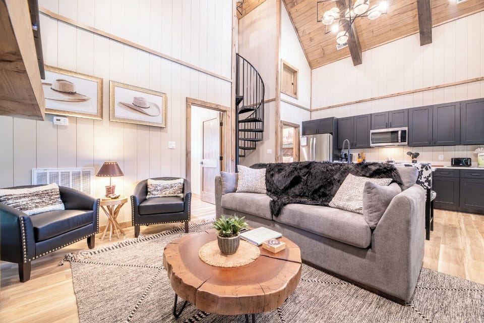 Suite Retreat's cozy living area