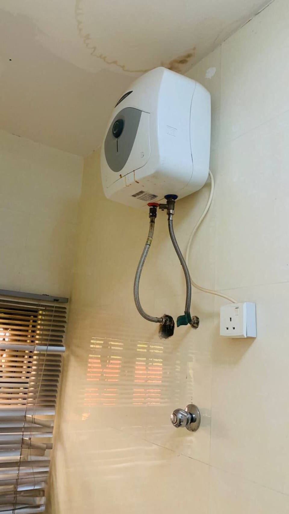 Hand-held showerhead