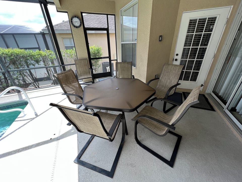 Outdoor dining