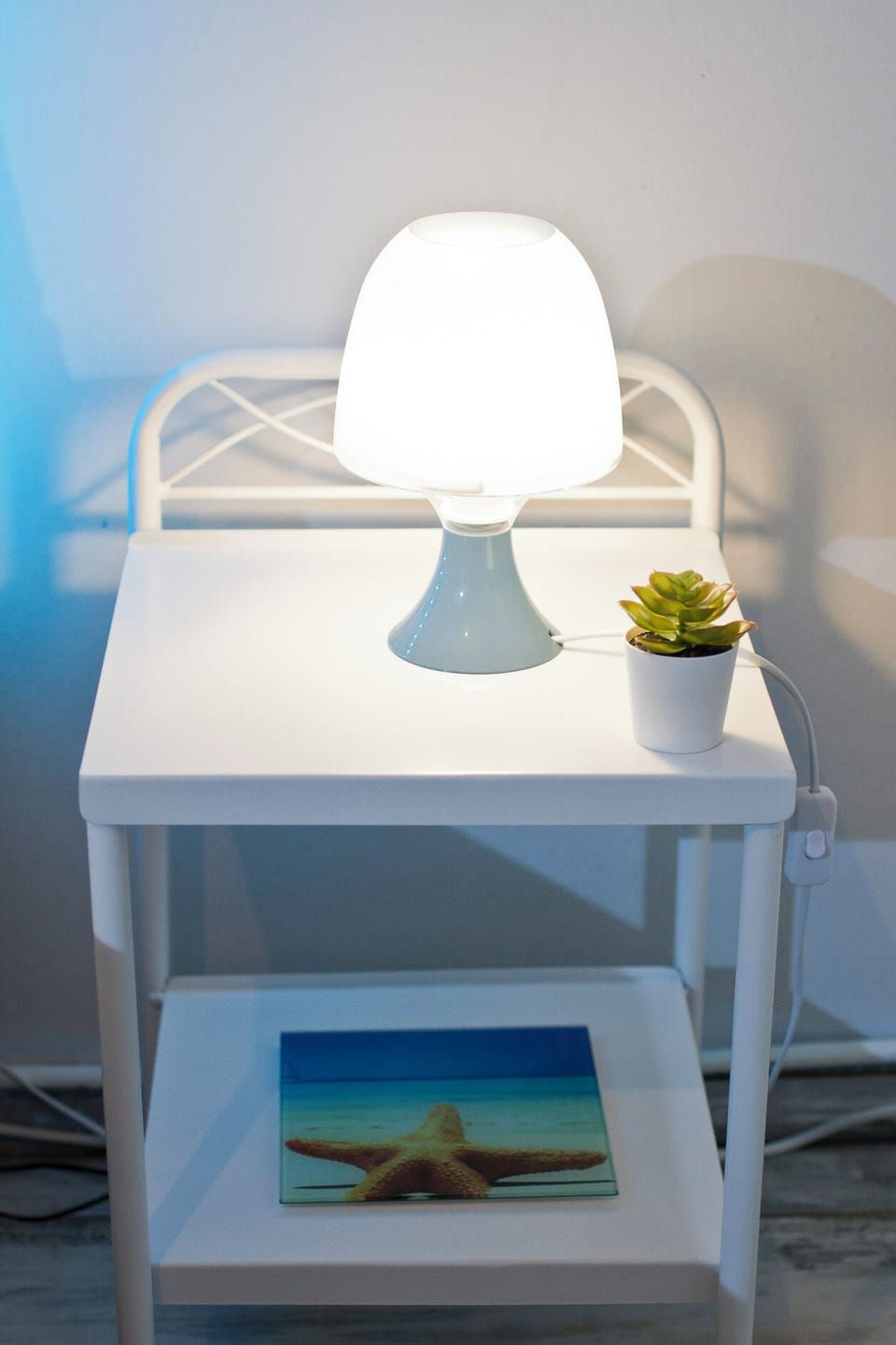 Bedside Table Luminaire Lamp (detail)