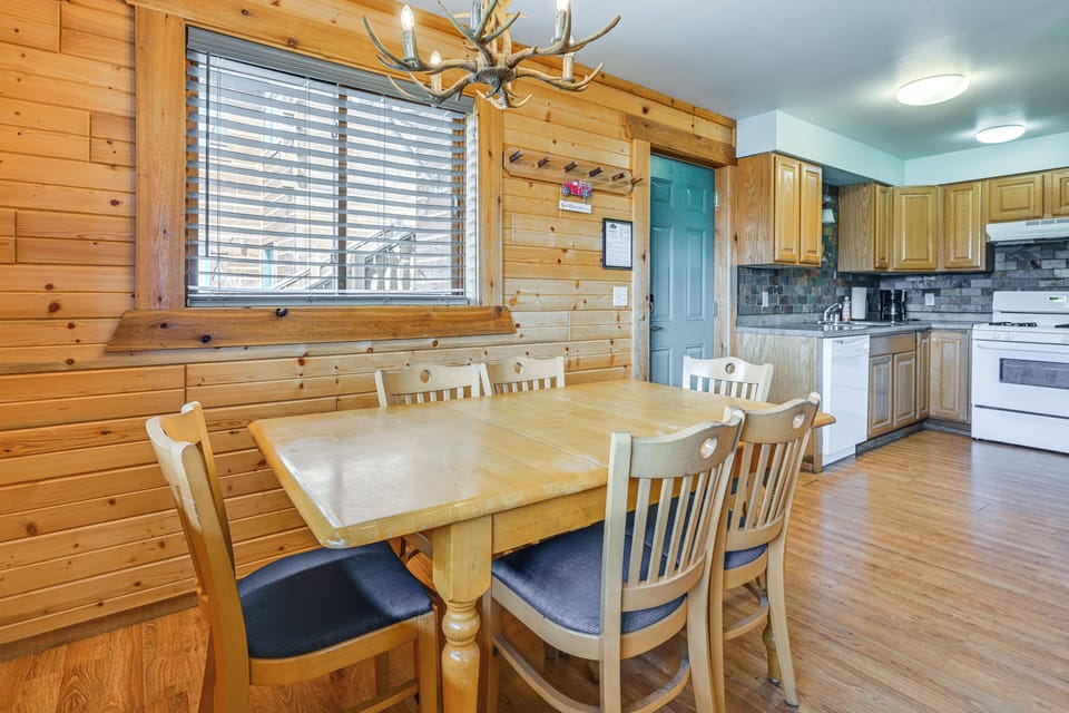 Dining Table | Dishware & Flatware | Lower Floor