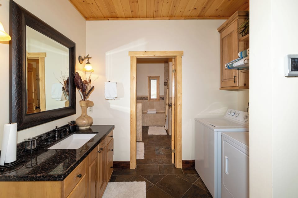 Main Floor Wash Room