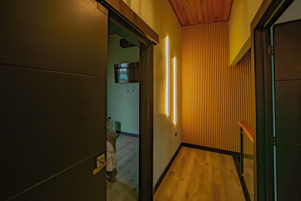 2nd floor hallway