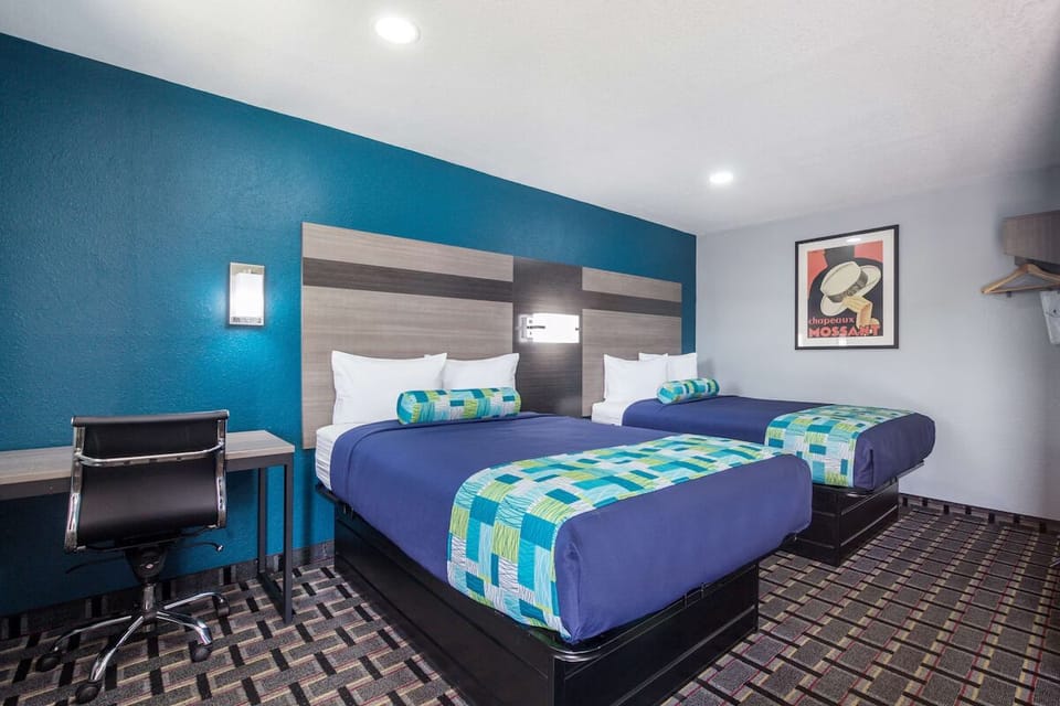 Unit with 2 Double Beds