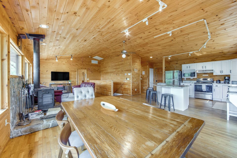 Dining Area | Main Level | Dishware & Flatware