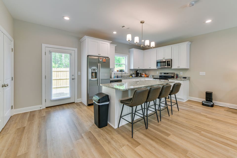 Kitchen | 1st Floor | Single-Serve Coffee Maker | Dishwasher | Cooking Basics