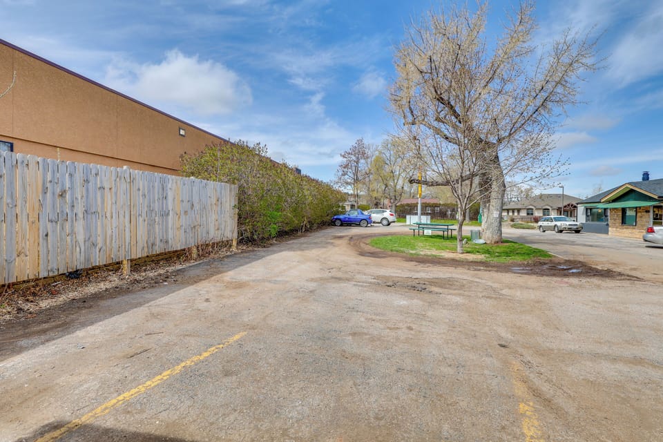 Parking | Community Lot (1 Vehicle)