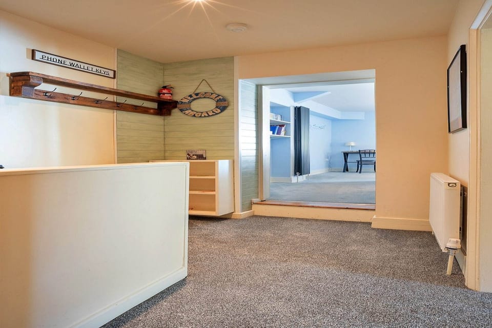 Entrance / Reception