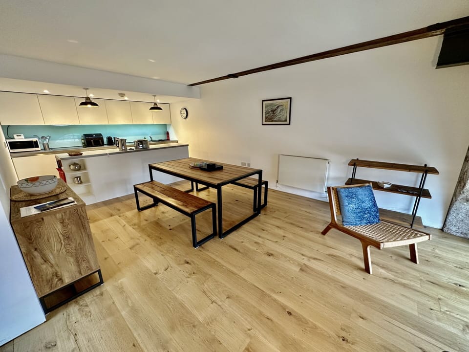 Kitchen / Dining Area