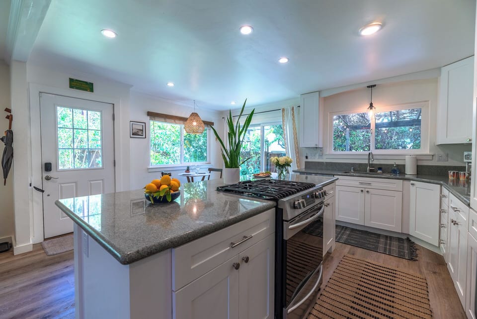 Making it super easy to serve the kids pancakes - in this well equipped kitchen.