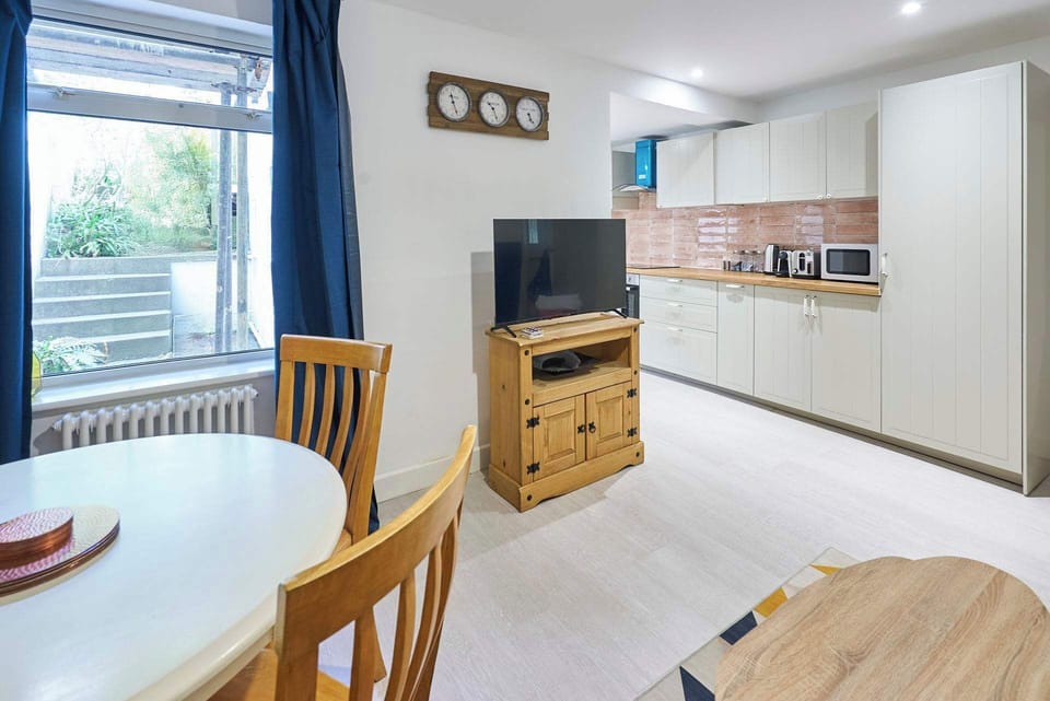 Blatchington Road, Brighton and Hove - Host & Stay