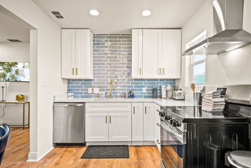 Fully Stocked Modern Kitchen