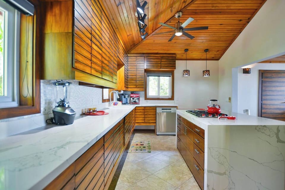 Spacious modern kitchen