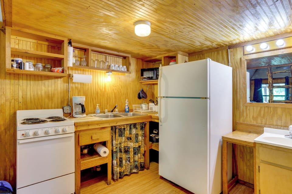 Kitchen | Drip Coffee Pot | Toaster | Microwave