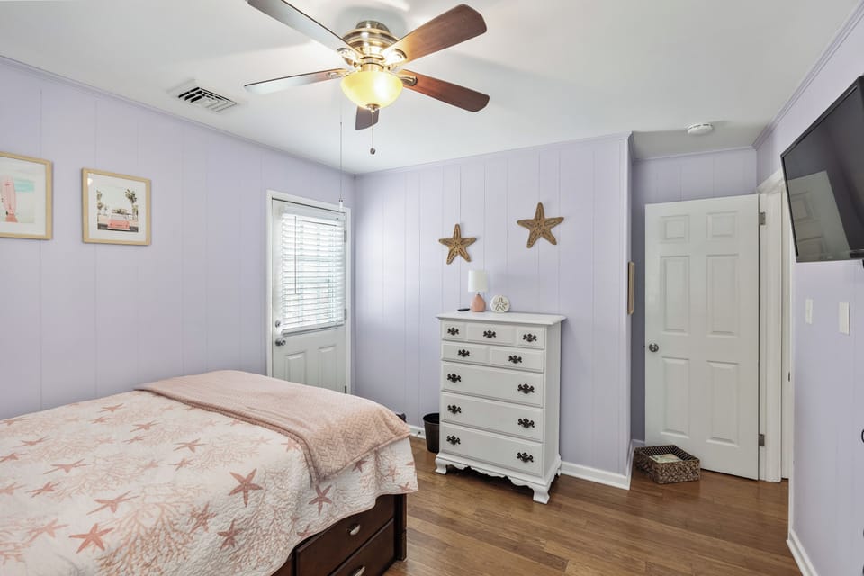 Queen sized bed with a trundle
