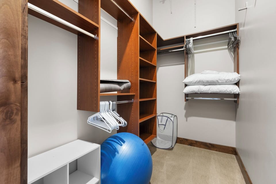 Village at the Shores 1289-302-Primary Walk-In Closet