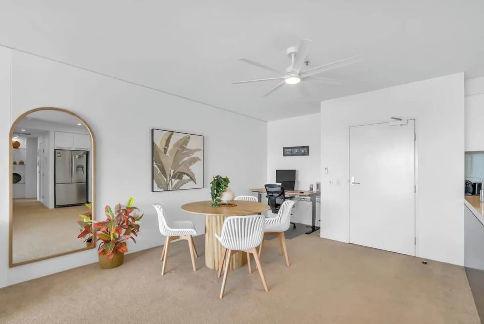 Share quick bites around the dining table or head out to the spacious balcony for alfresco dining.