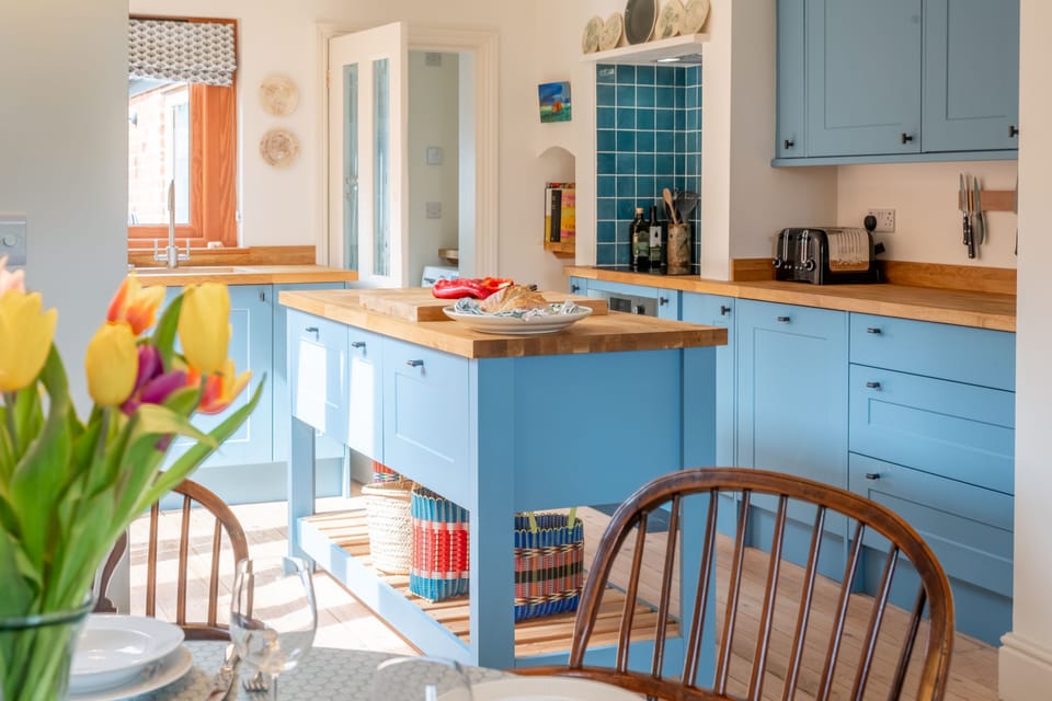 Ocean View, Walberswick: Open plan kitchen/ dining room