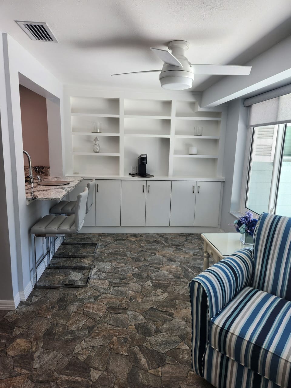 Breakfast Bar