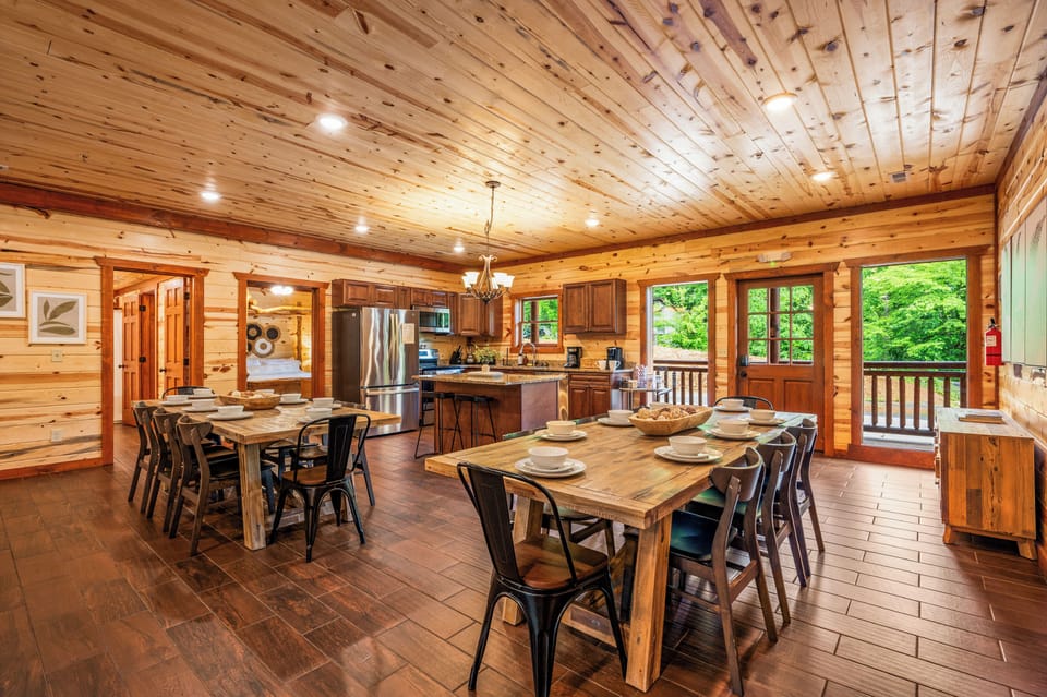 Plenty of Seating for Meals!