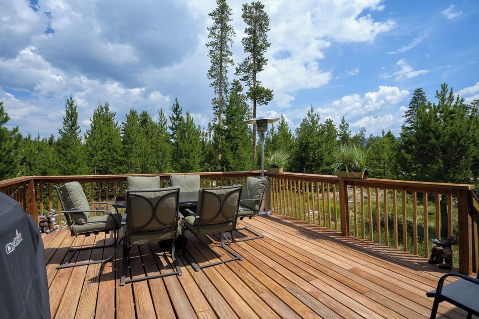 Spacious Deck with Outdoor Seating