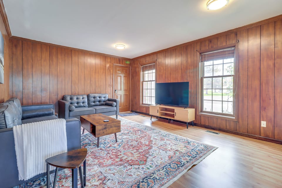 Toledo Vacation Rental | 1BR | 1BA | 1,000 Sq Ft | 3 Steps to Enter