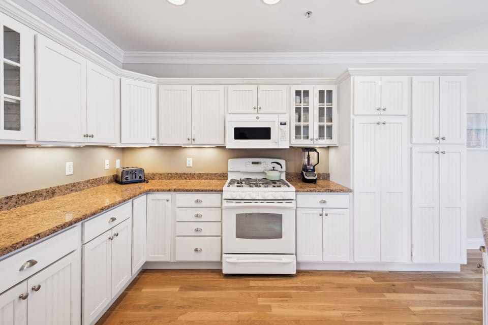 Main Level,Kitchen,