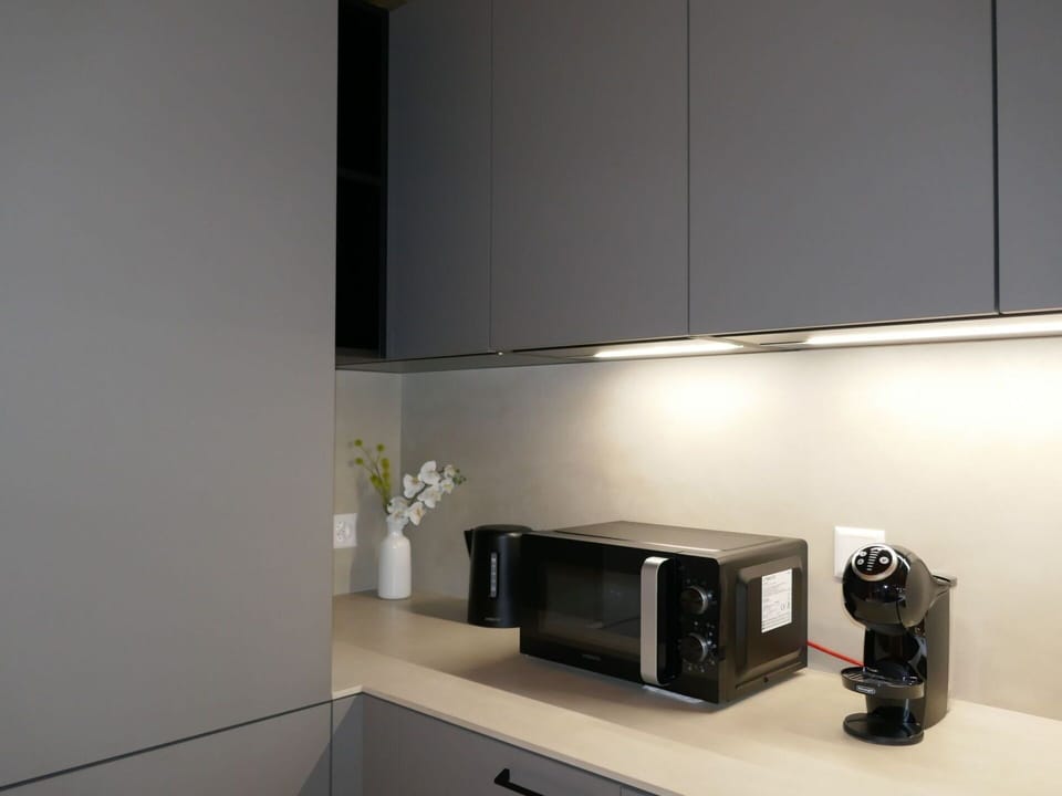 Kitchen Appliance, Interior Design, Kitchen, Home Appliance, Lighting, Major Appliance, Countertop, Cabinetry, Small Appliance, Light Fixture