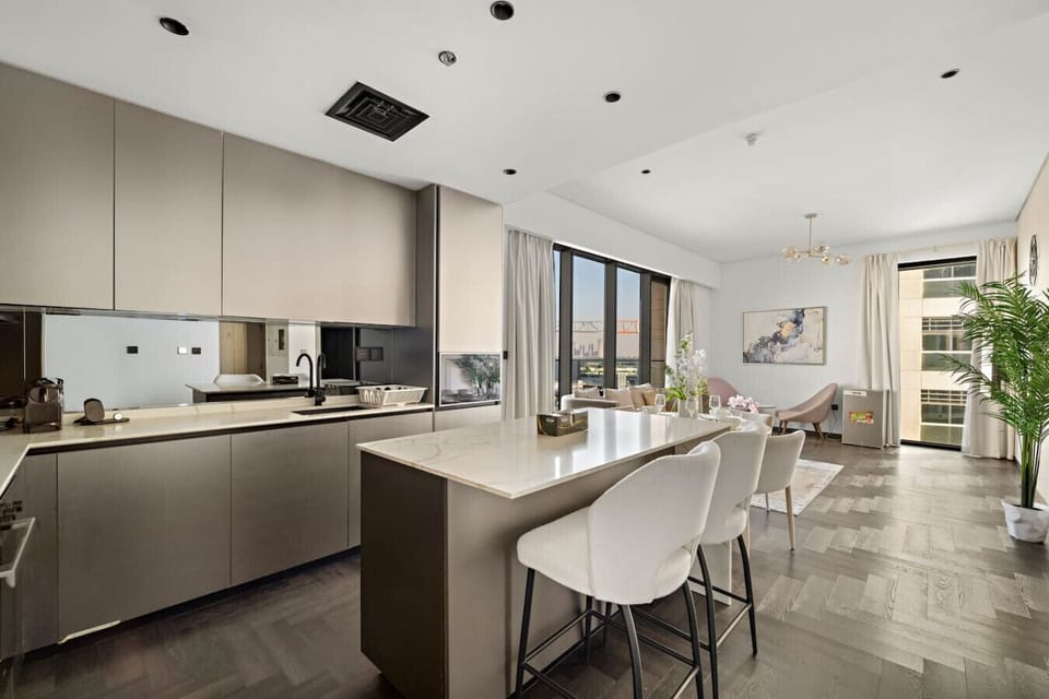 Dining Area: Bright and airy space with chic decor, perfect for brunch or evening cocktails!