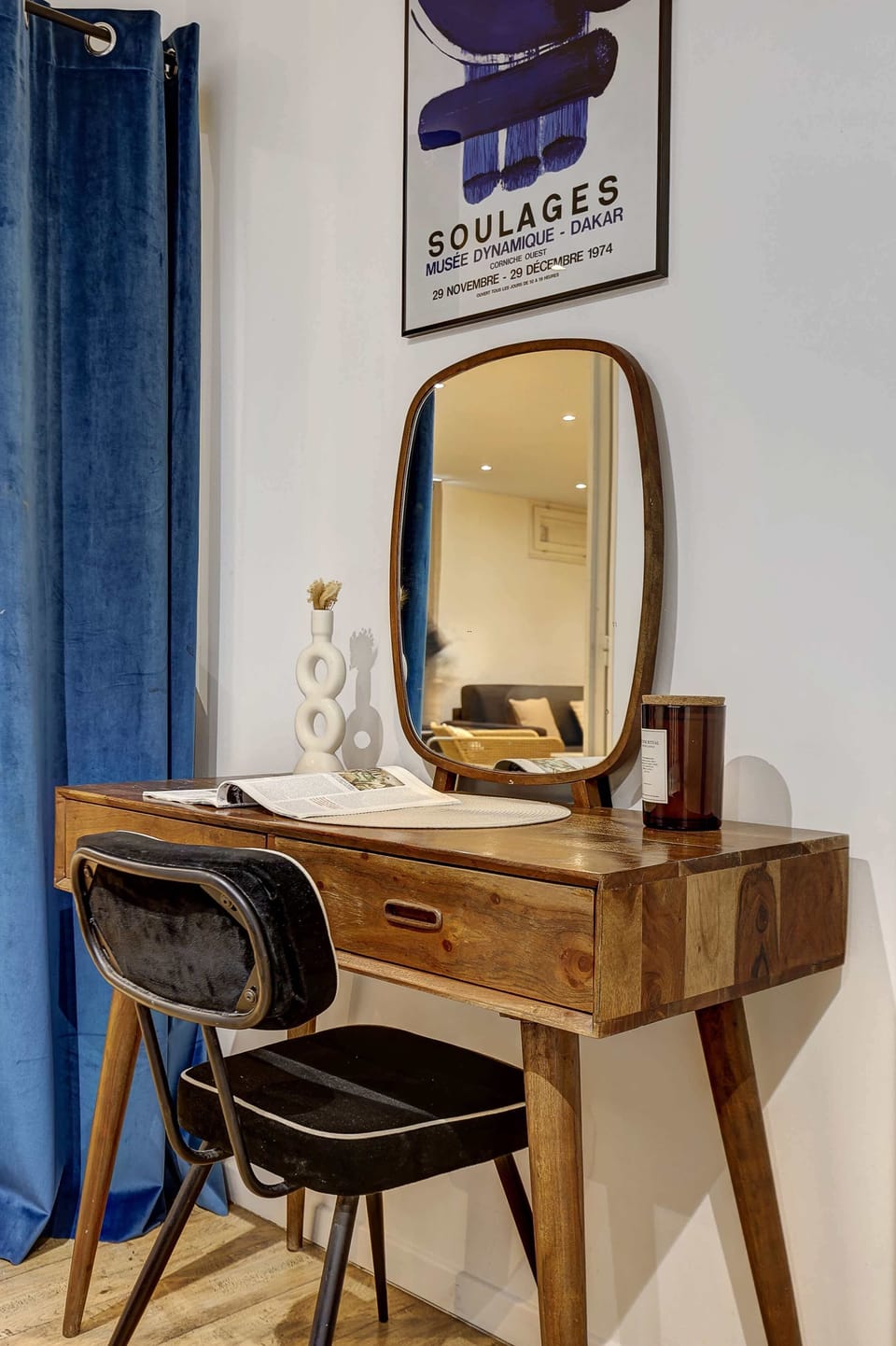 Coiffeuse pouvant faire office de coin travail !