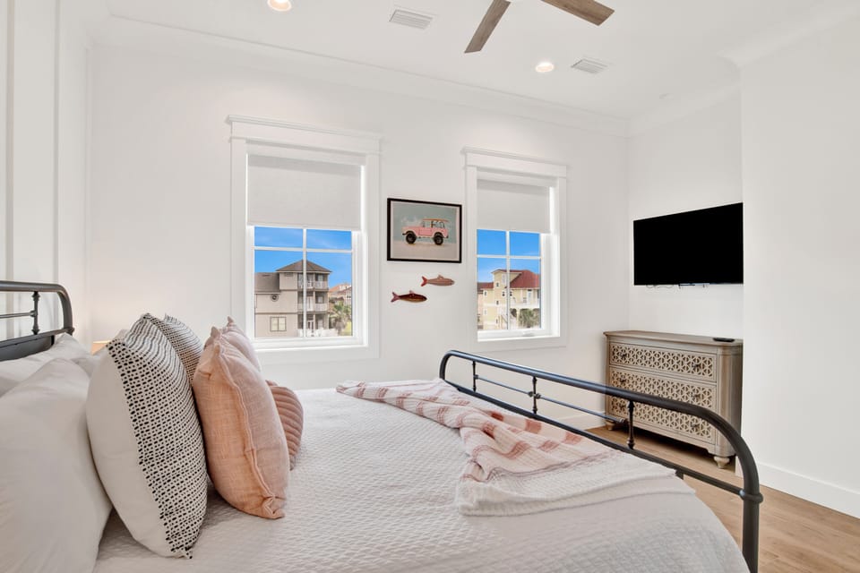 This room sleeps 2 guests and has a TV