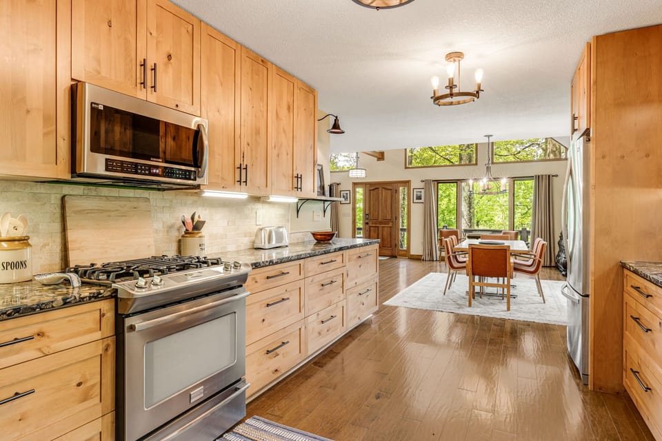 Main Level - Fully Equipped Kitchen w/ Stainless Steel Appliances