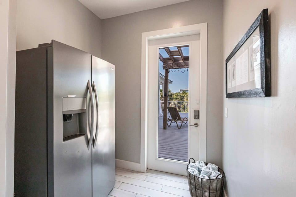 Conveniently located just off the living area, this extra fridge provides ample space to store beverages, snacks, and anything you might need for easy access while entertaining or relaxing.