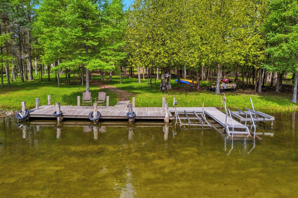 Your backyard isn’t just a yard—it’s your front-row seat to the Chain of Lakes, where fishing, paddling, and peaceful people-watching happen right outside your door.