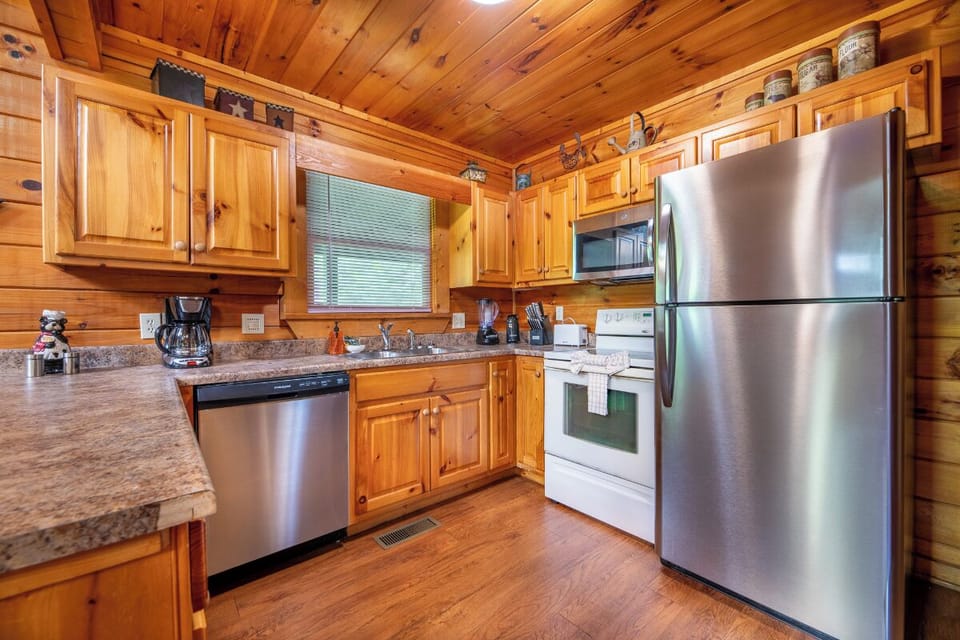 Bear Play 23's fully-equipped kitchen