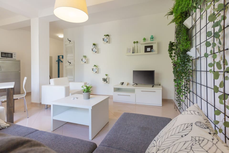 Living Room / Lounge