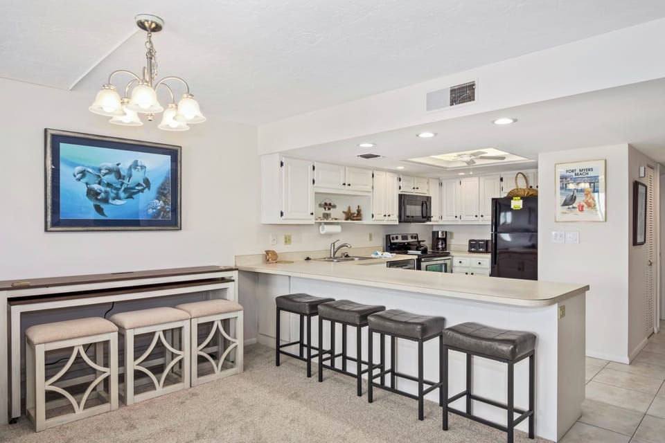 Breakfast bar for meals or chatting