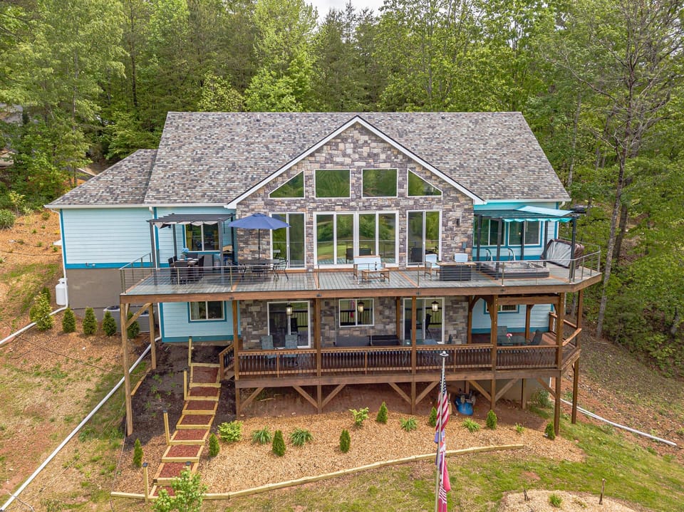 Stunning Rear View of House of Blues