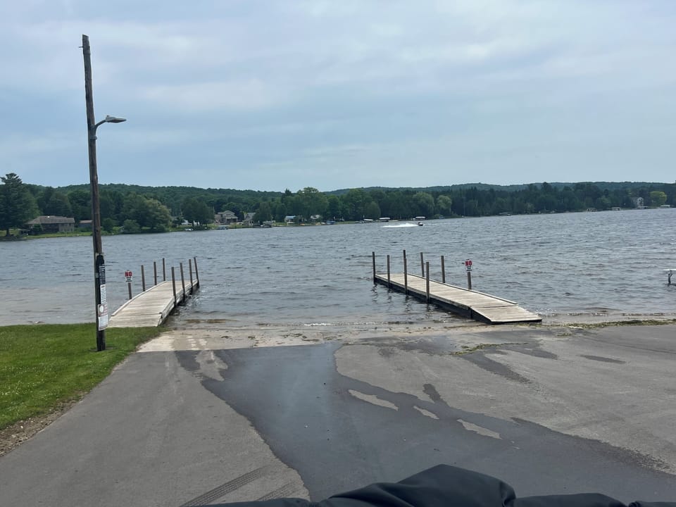 Free and easy-to-use boat launch in nearby campground