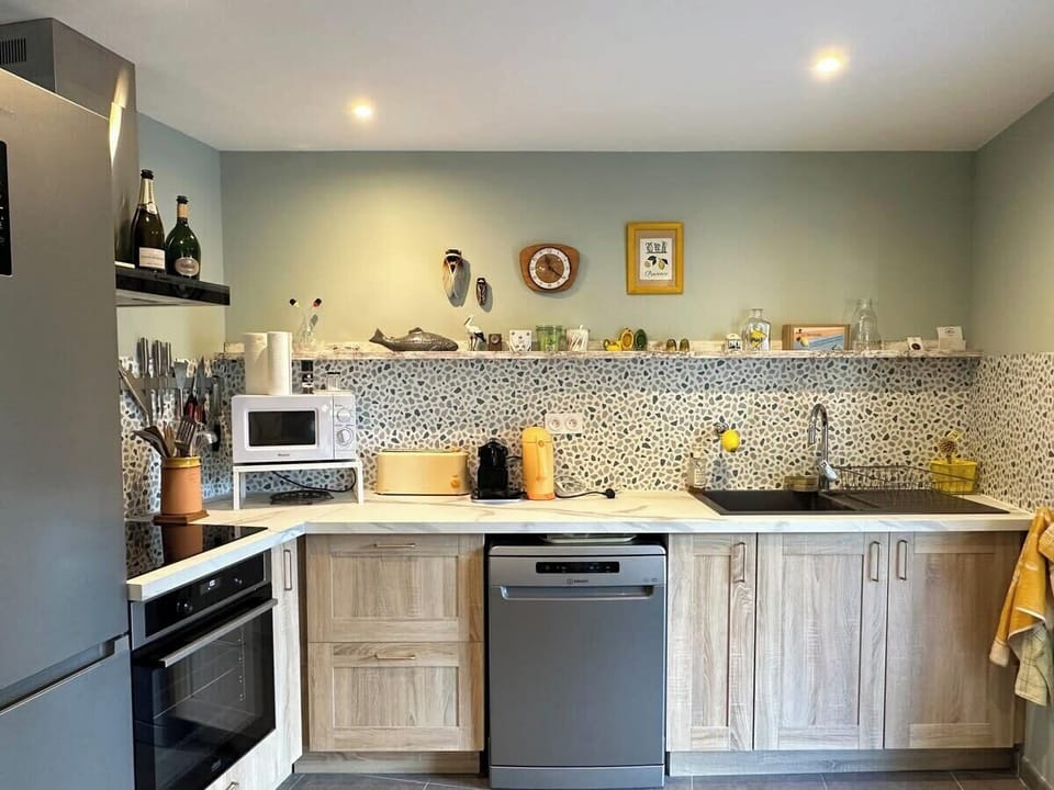 Fully equipped kitchen