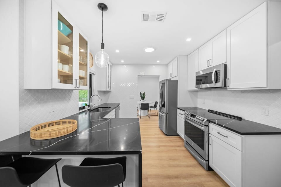 Fully sotcked kitchen