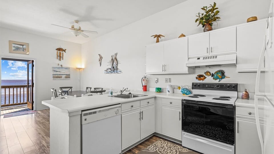 Fully Stocked Kitchen with Dishwasher