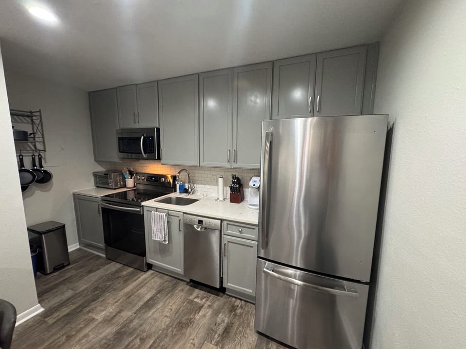 Full Kitchen with Keurig
