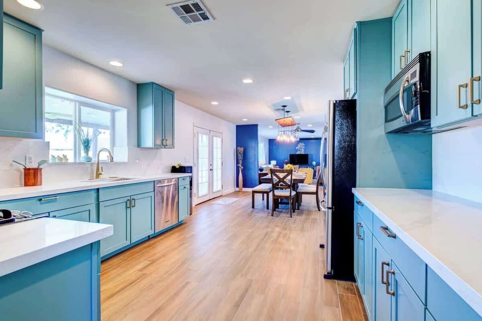 Fully equipped kitchen, perfect for home-cooked meals.