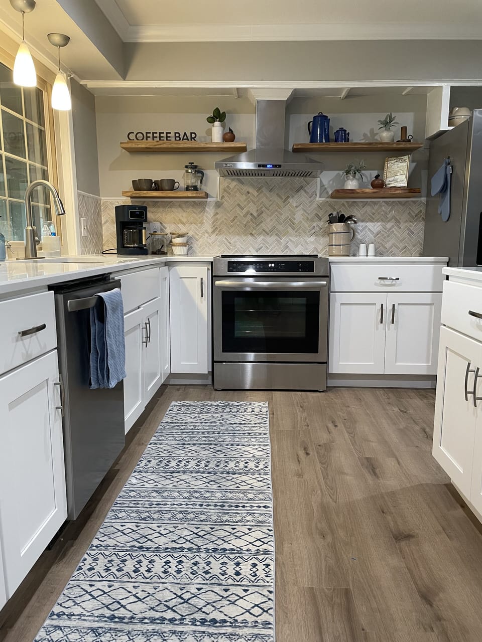 Spacious kitchen with room for lots of help cooking!