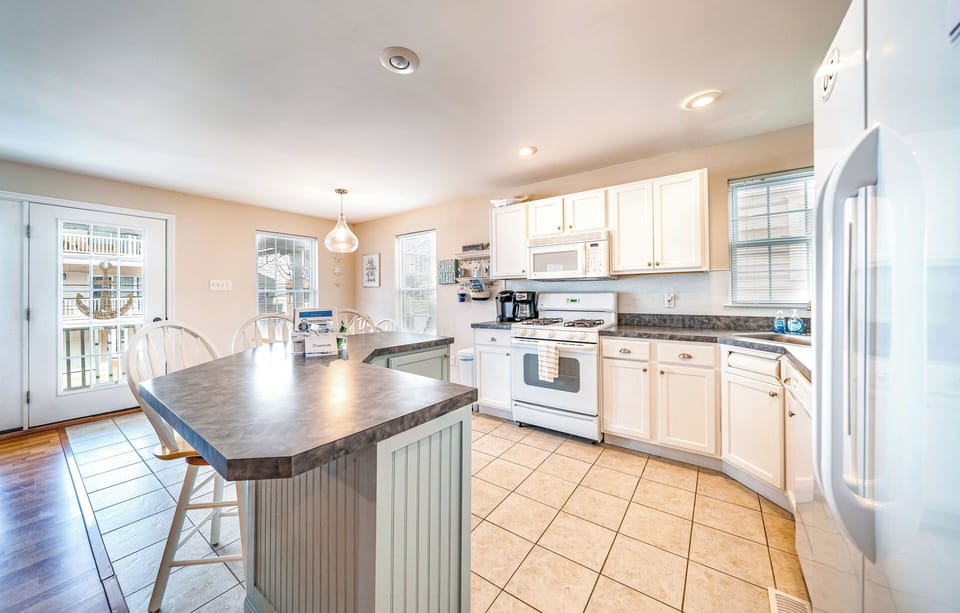 Spacious kitchen area
