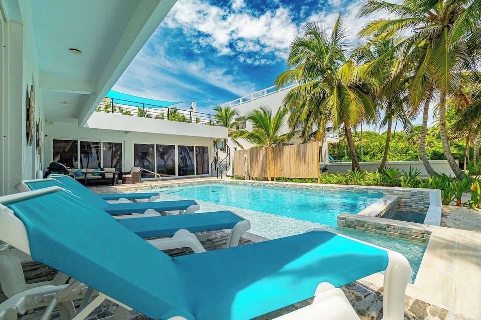 Resort-Style Pool Lounge Designed for Slow Afternoons in Belize